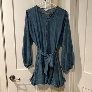 Gianni Bini. Flounce Mini Denim Dress w Belt